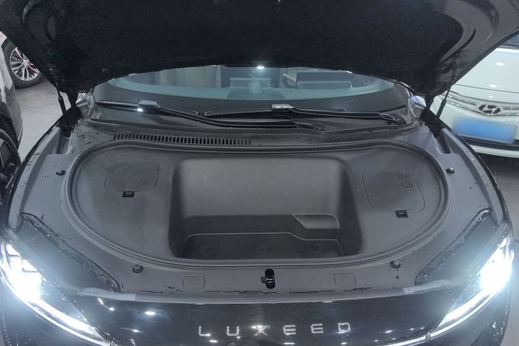 Used Hima Luxeed R7 2024 All-Electric 802 km Max Engine Bay