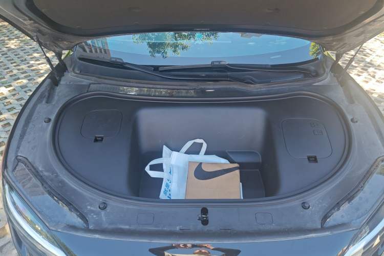 Used Hima Luxeed R7 2024 All-Electric 802 km Max Engine Bay