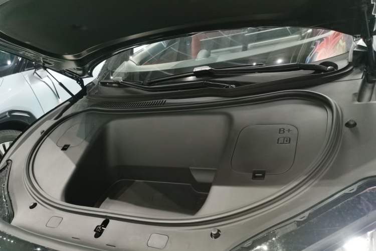 Used Hima Luxeed R7 2024 All-Electric 736 km Ultra Engine Bay