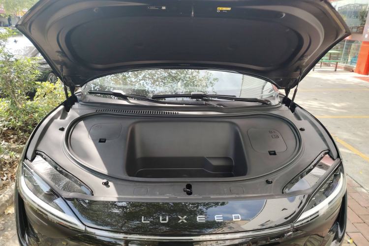 Used Hima Luxeed R7 2024 All-Electric 736 km Ultra Engine Bay