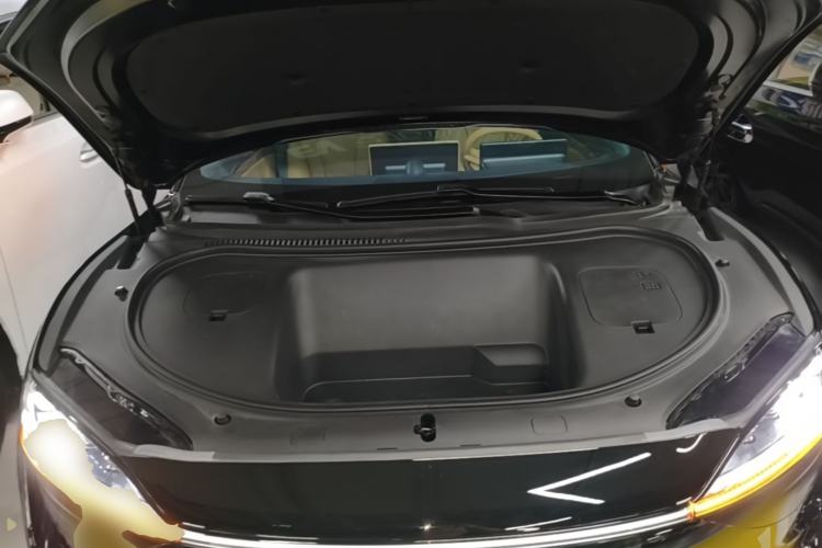 Used Hima Luxeed R7 2024 All-Electric 736 km Ultra Engine Bay