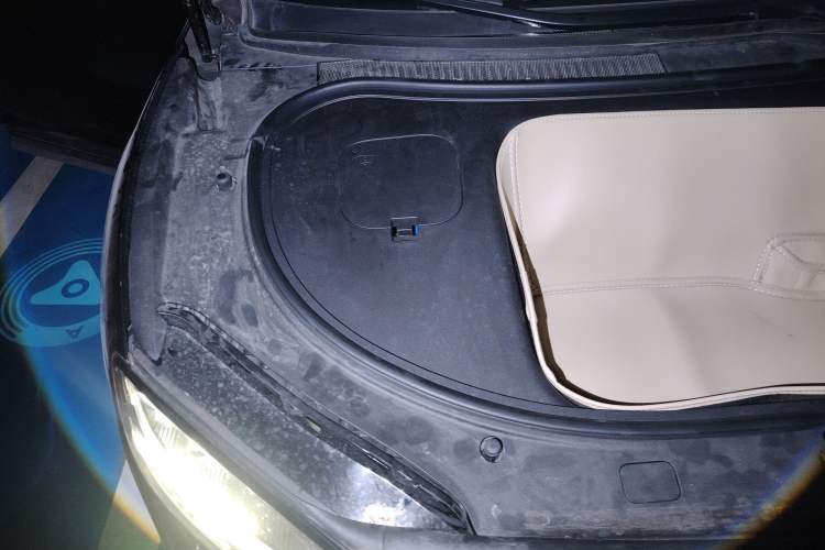 Used Hima Luxeed R7 2024 All-Electric 802 km Max Engine Bay Right