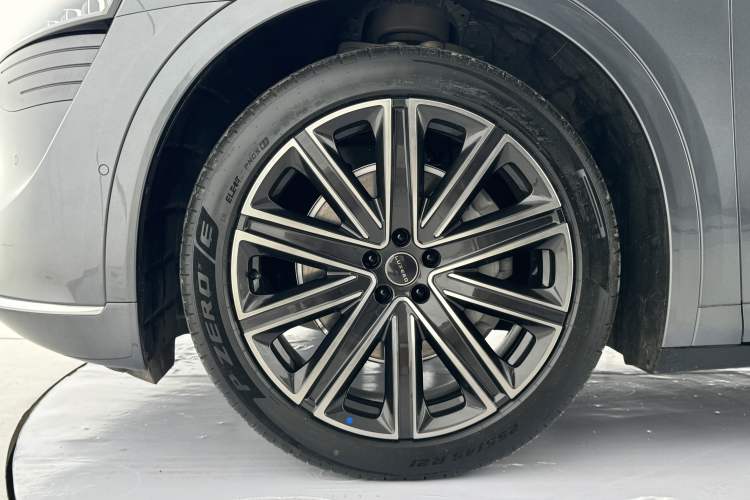 Used Hima Luxeed R7 2024 All-Electric 667 km Max Exterior 5