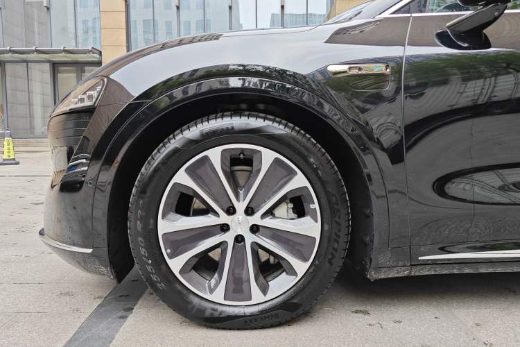 Used Hima Luxeed R7 2024 All-Electric 802 km Max Exterior 8