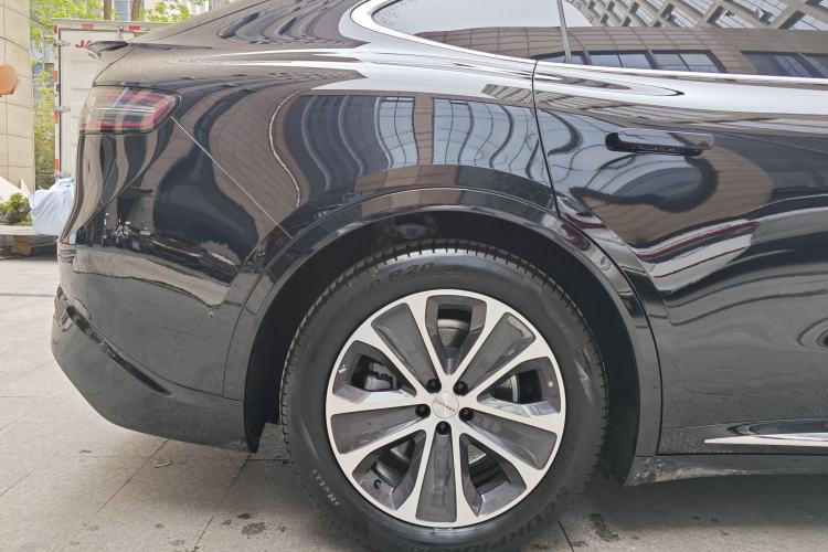 Used Hima Luxeed R7 2024 All-Electric 802 km Max Exterior 9