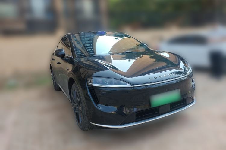 Used Hima Luxeed R7 2024 All-Electric 736 km Ultra Front Right 45 Deg