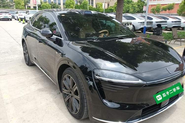 Used Hima Luxeed R7 2024 Pure Electric 667km Pro Front Right 45 Deg
