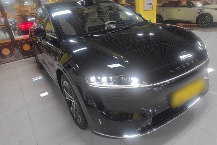 Used Hima Luxeed R7 2024 All-Electric 802 km Max Front Right 45 Deg