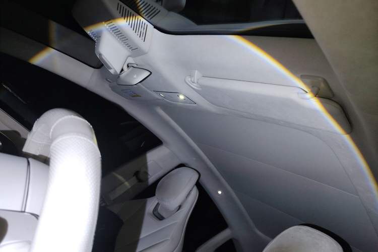 Used Hima Luxeed R7 2024 All-Electric 802 km Max Headliner