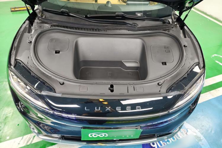 Used Hima Luxeed R7 2024 All-Electric 802 km Max Interior 11