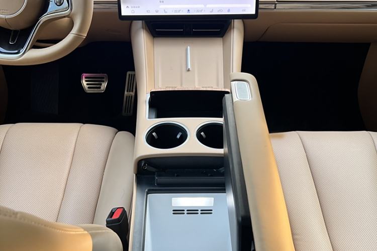 Used Hima Luxeed R7 2024 All-Electric 736 km Ultra Interior 12