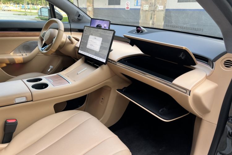Used Hima Luxeed R7 2024 All-Electric 736 km Ultra Interior 13