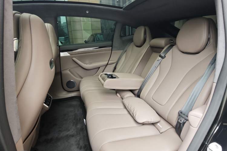 Used Hima Luxeed R7 2024 All-Electric 802 km Max Interior 2
