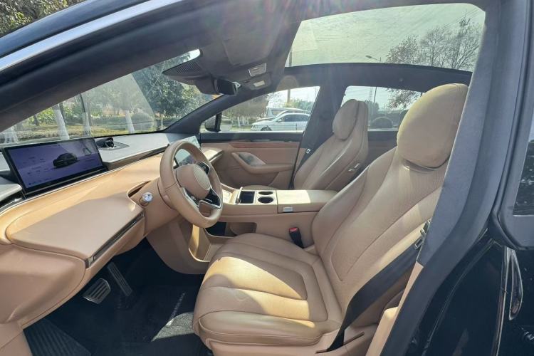 Used Hima Luxeed R7 2024 All-Electric 736 km Ultra Interior 2