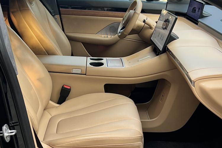 Used Hima Luxeed R7 2024 All-Electric 736 km Ultra Interior 3
