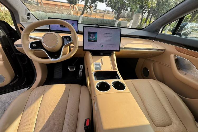 Used Hima Luxeed R7 2024 All-Electric 736 km Ultra Interior 3