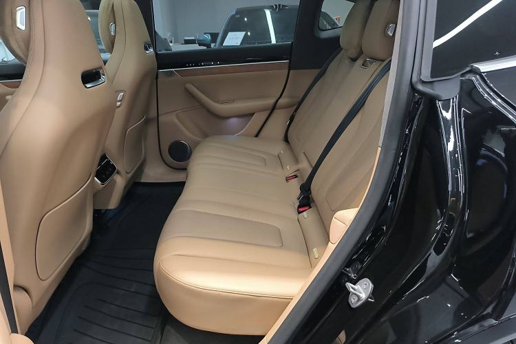 Used Hima Luxeed R7 2024 All-Electric 736 km Ultra Interior 4