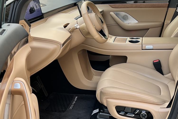 Used Hima Luxeed R7 2024 All-Electric 736 km Ultra Interior 4