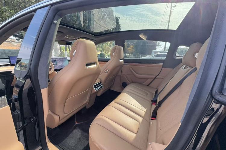 Used Hima Luxeed R7 2024 All-Electric 736 km Ultra Interior 4