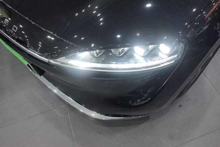 Used Hima Luxeed R7 2024 All-Electric 802 km Max Left Front Headlight