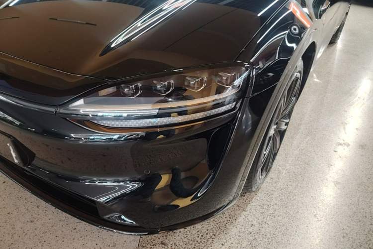 Used Hima Luxeed R7 2024 All-Electric 736 km Ultra Left Front Headlight