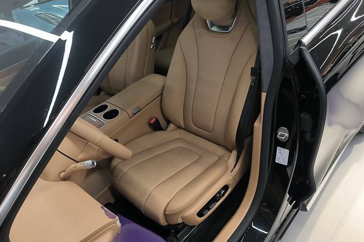 Used Hima Luxeed R7 2024 All-Electric 736 km Ultra Left Front Seat