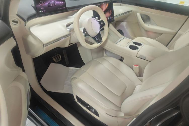 Used Hima Luxeed R7 2024 All-Electric 802 km Max Left Front Seat