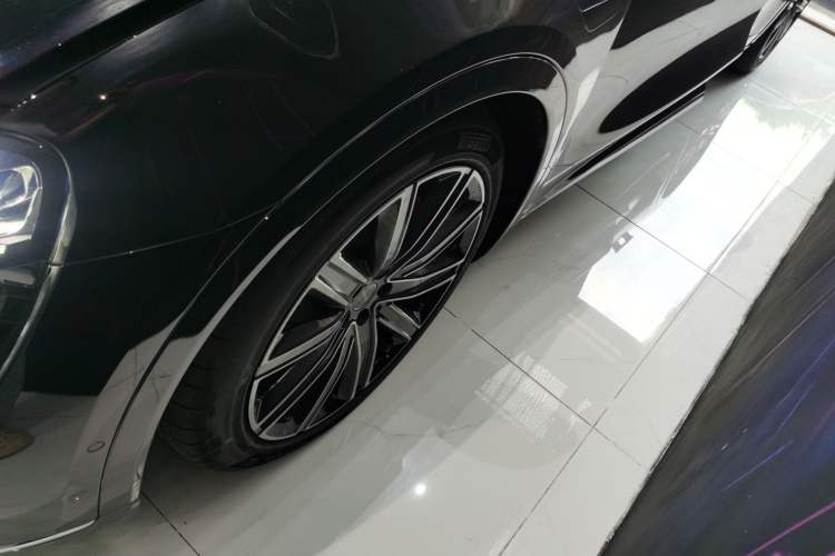 Used Hima Luxeed R7 2024 All-Electric 736 km Ultra Left Front Wheel Hub