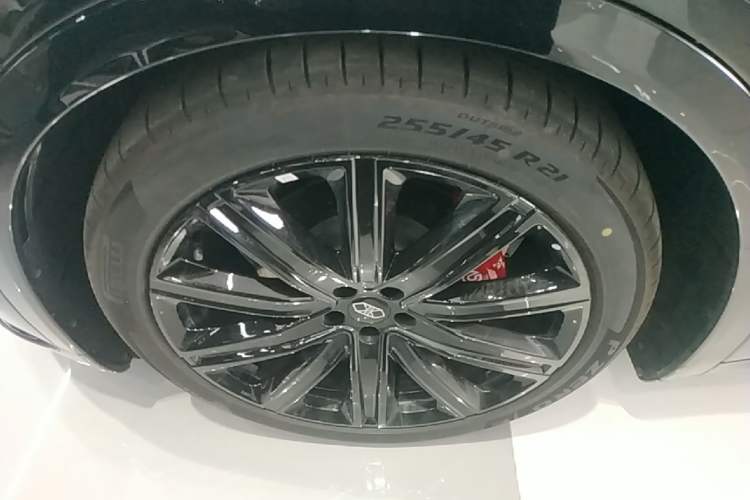 Used Hima Luxeed R7 2024 All-Electric 736 km Ultra Left Front Wheel Hub