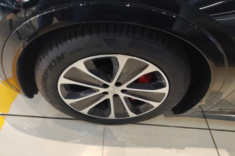 Used Hima Luxeed R7 2024 All-Electric 736 km Ultra Left Front Wheel Hub