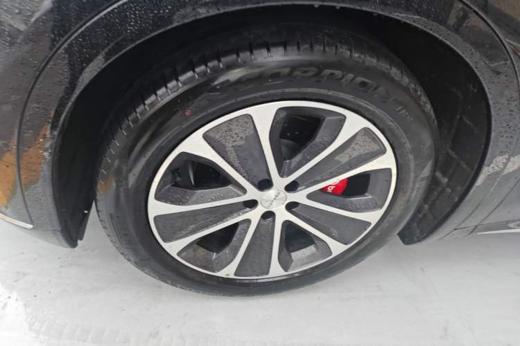 Used Hima Luxeed R7 2024 All-Electric 736 km Ultra Left Front Wheel Hub