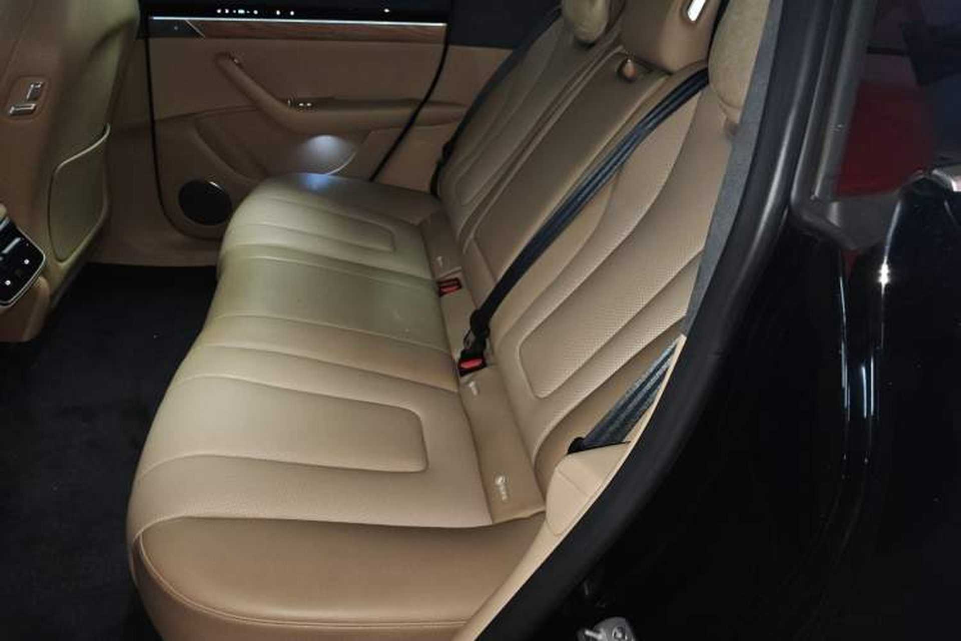 Used Hima Luxeed R7 2024 All-Electric 802 km Max Left Rear Seat