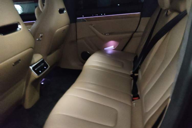 Used Hima Luxeed R7 2024 All-Electric 802 km Max Left Rear Seat