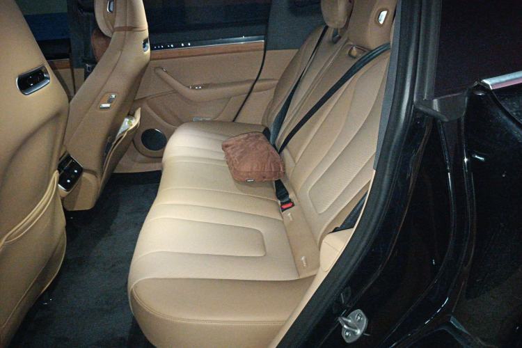 Used Hima Luxeed R7 2024 All-Electric 802 km Max Left Rear Seat