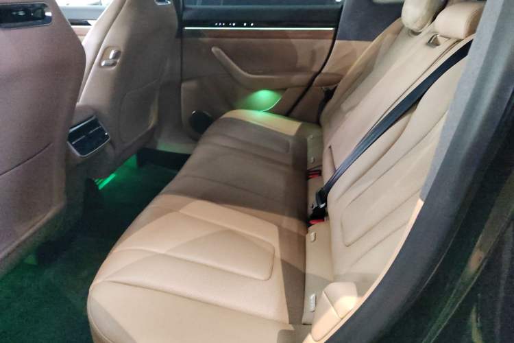 Used Hima Luxeed R7 2024 All-Electric 736 km Ultra Left Rear Seat