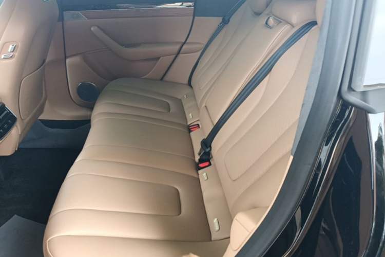 Used Hima Luxeed R7 2024 Pure Electric 667km Pro Left Rear Seat
