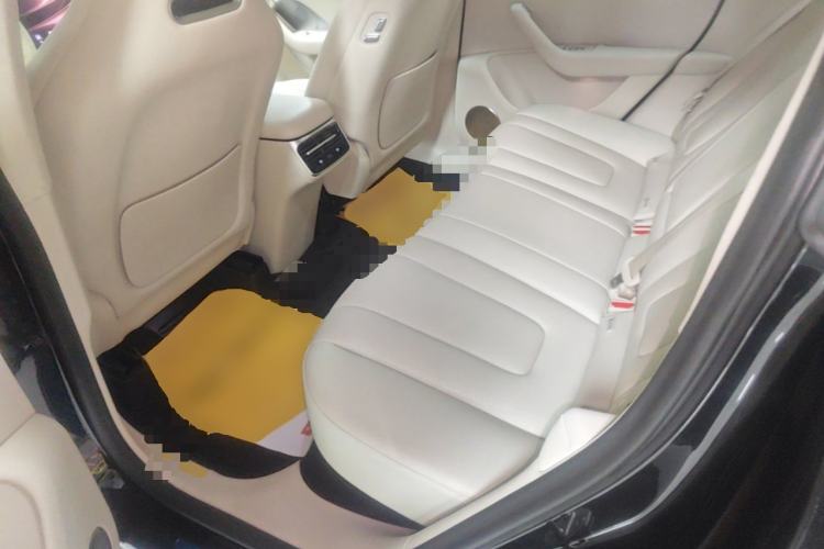 Used Hima Luxeed R7 2024 All-Electric 802 km Max Left Rear Seat