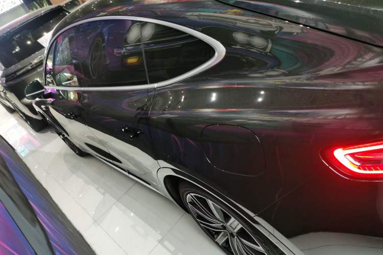 Used Hima Luxeed R7 2024 All-Electric 736 km Ultra Left Side