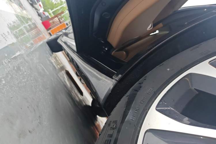 Used Hima Luxeed R7 2024 All-Electric 736 km Ultra Left Side Sill