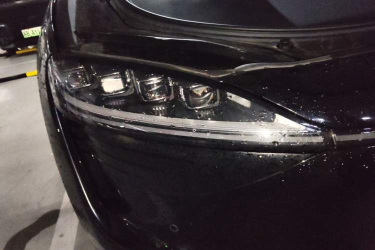 Used Hima Luxeed R7 2024 All-Electric 802 km Max Right Front Headlight