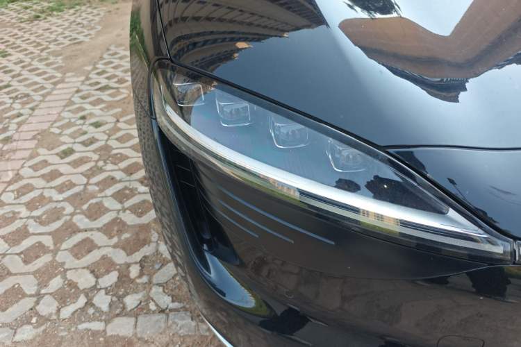Used Hima Luxeed R7 2024 All-Electric 736 km Ultra Right Front Headlight