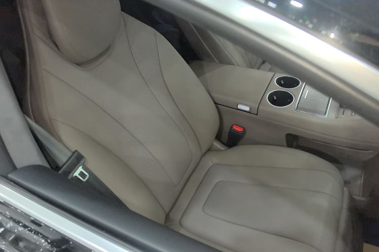 Used Hima Luxeed R7 2024 All-Electric 802 km Max Right Front Seat