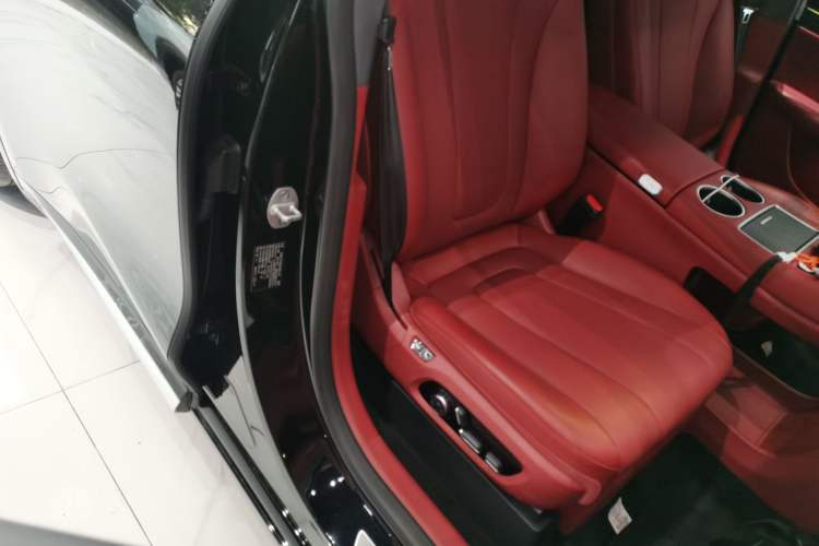 Used Hima Luxeed R7 2024 All-Electric 736 km Ultra Right Front Seat