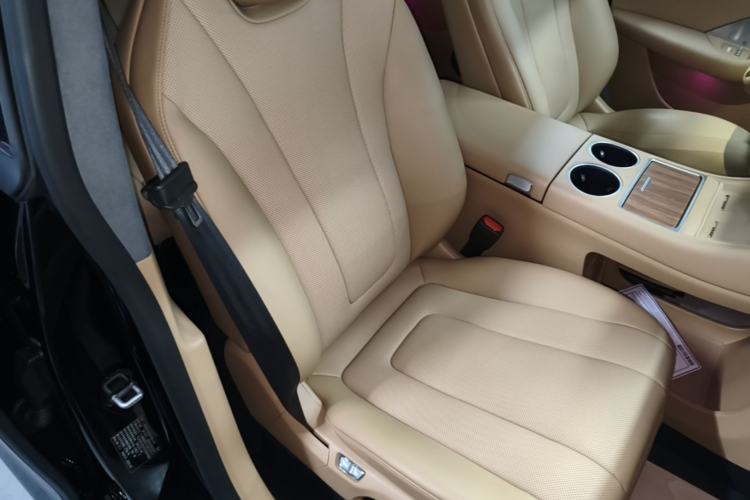 Used Hima Luxeed R7 2024 All-Electric 736 km Ultra Right Front Seat