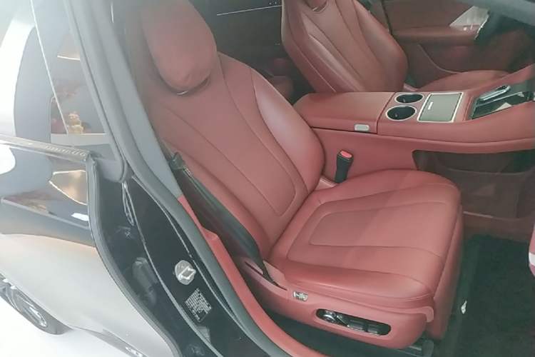 Used Hima Luxeed R7 2024 All-Electric 736 km Ultra Right Front Seat