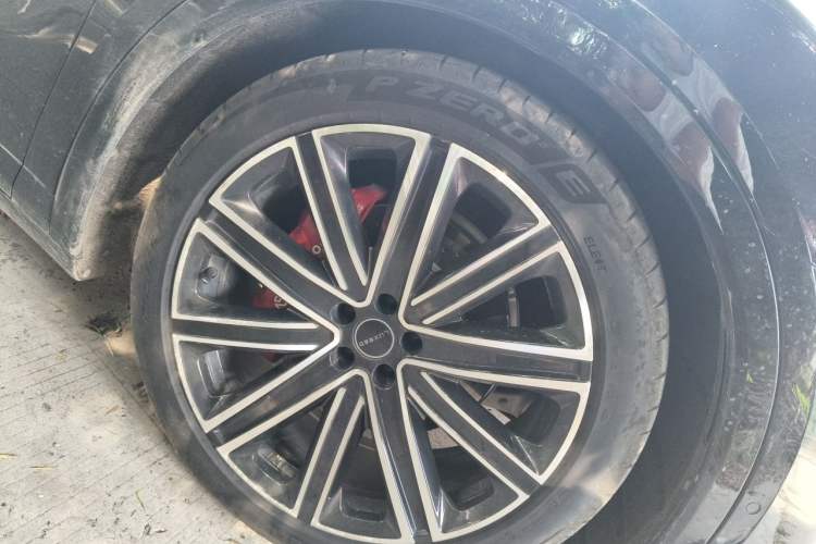 Used Hima Luxeed R7 2024 All-Electric 736 km Ultra Right Front Wheel Hub