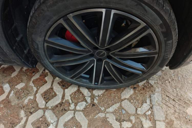 Used Hima Luxeed R7 2024 All-Electric 736 km Ultra Right Front Wheel Hub