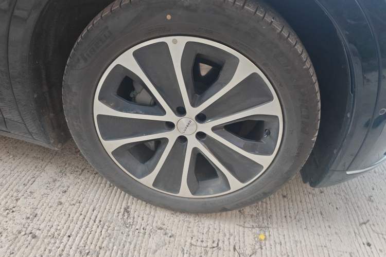 Used Hima Luxeed R7 2024 Pure Electric 667km Pro Right Front Wheel Hub