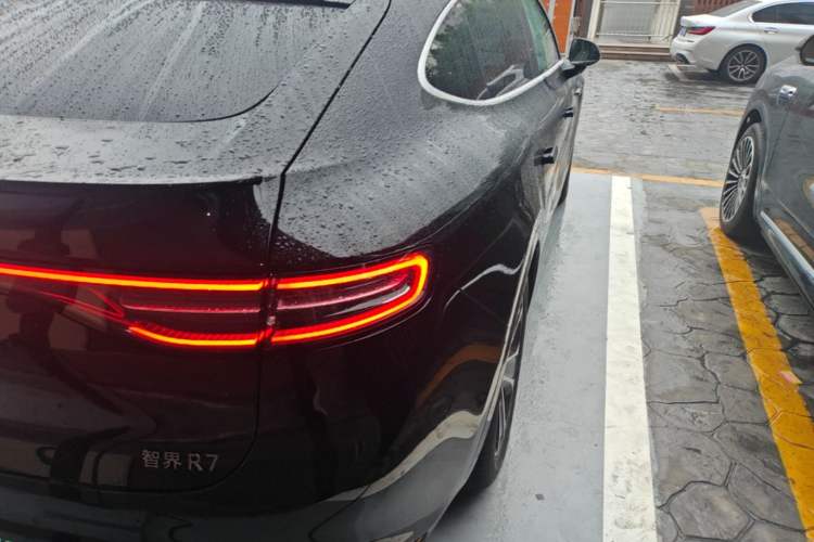 Used Hima Luxeed R7 2024 All-Electric 736 km Ultra Right Rear Taillight