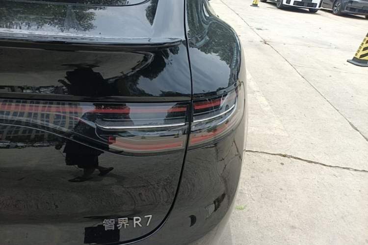 Used Hima Luxeed R7 2024 Pure Electric 667km Pro Right Rear Taillight